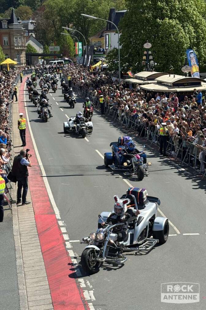 Impressionen der Motorradsternfahrt 2025 in Kulmbach am 26. und 27.04.2025, präsentiert von ROCK ANTENNE