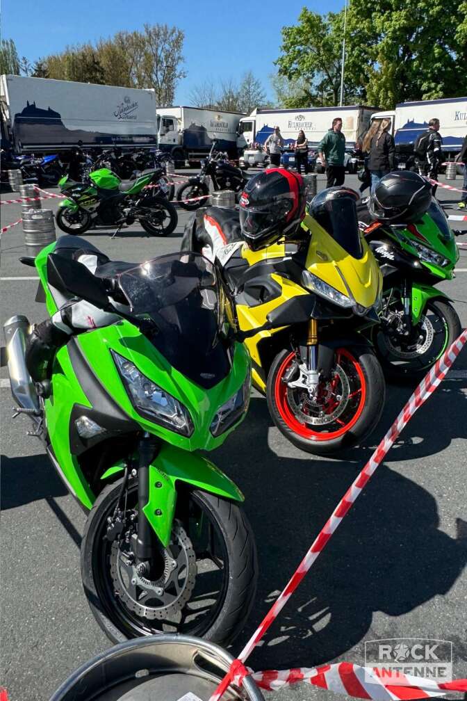 Impressionen der Motorradsternfahrt 2025 in Kulmbach am 26. und 27.04.2025, präsentiert von ROCK ANTENNE