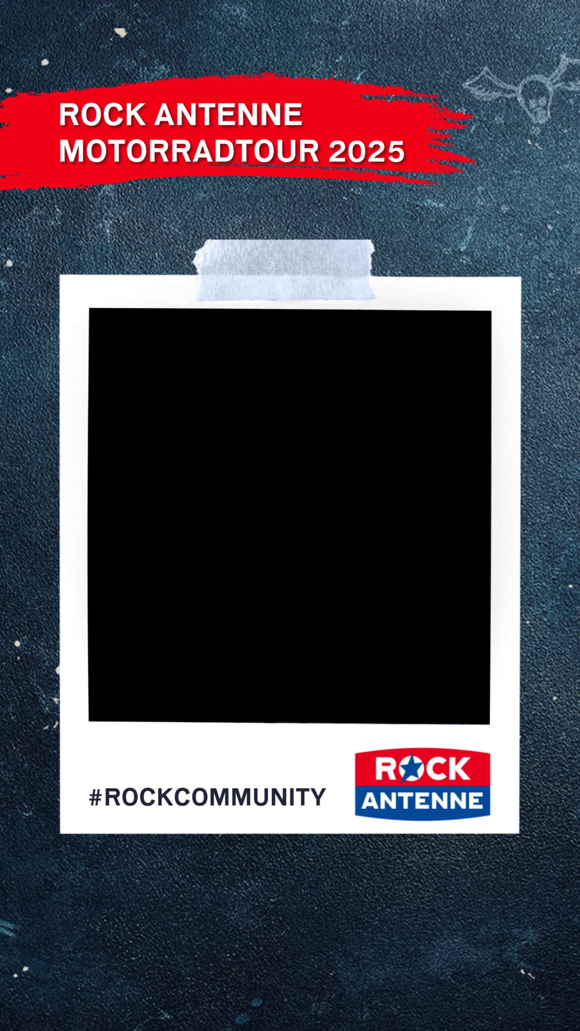 Fotorahmen für die ROCK ANTENNE Motorradtour 2025, ein leerer Polaroid-Rahmen mittig im Bild