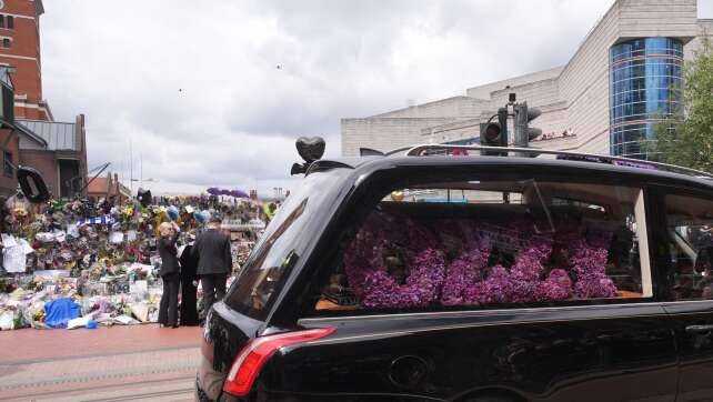 Ozzy Osbournes Beerdigung: Ein royales Begräbnis für den Prince of Darkness