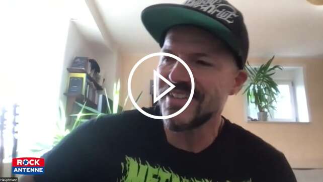 Feuerschwanz 2025: Peter Henrici alias "Hauptmann" über das neue Album <em>Knightclub</em>