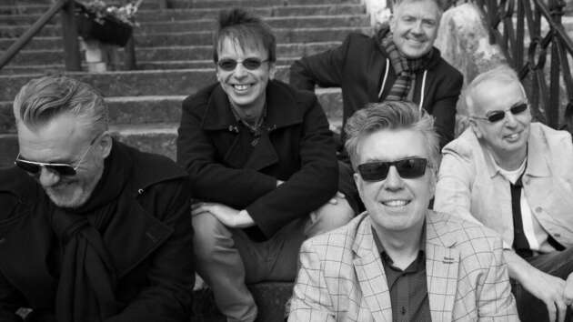 THE UNDERTONES