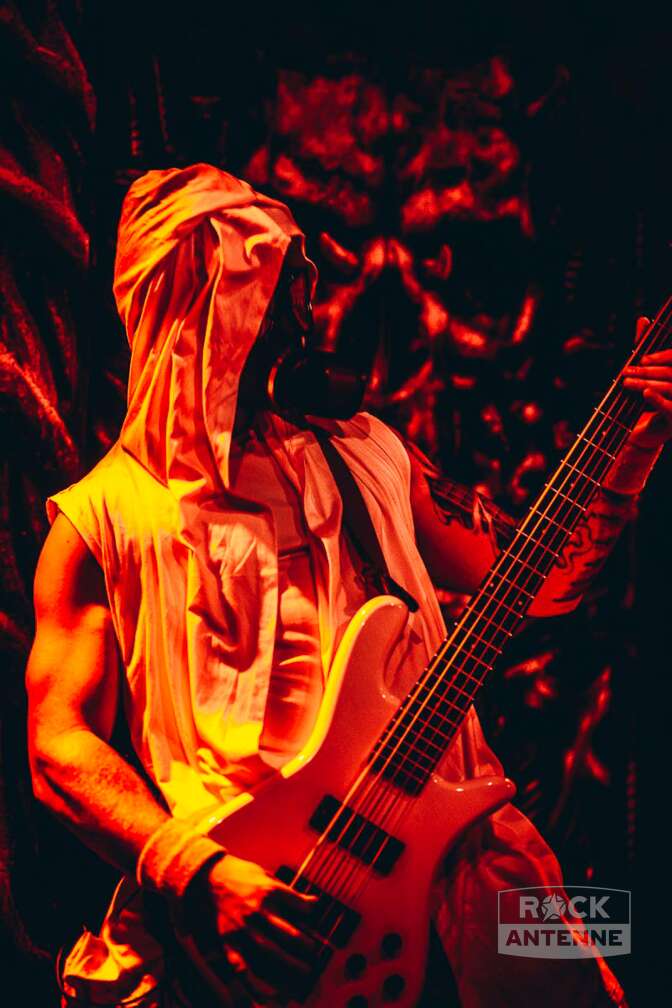 Konzertfoto der Band Blood White beim Konzert von Lordi am 27.09.2025 in Nürnberg