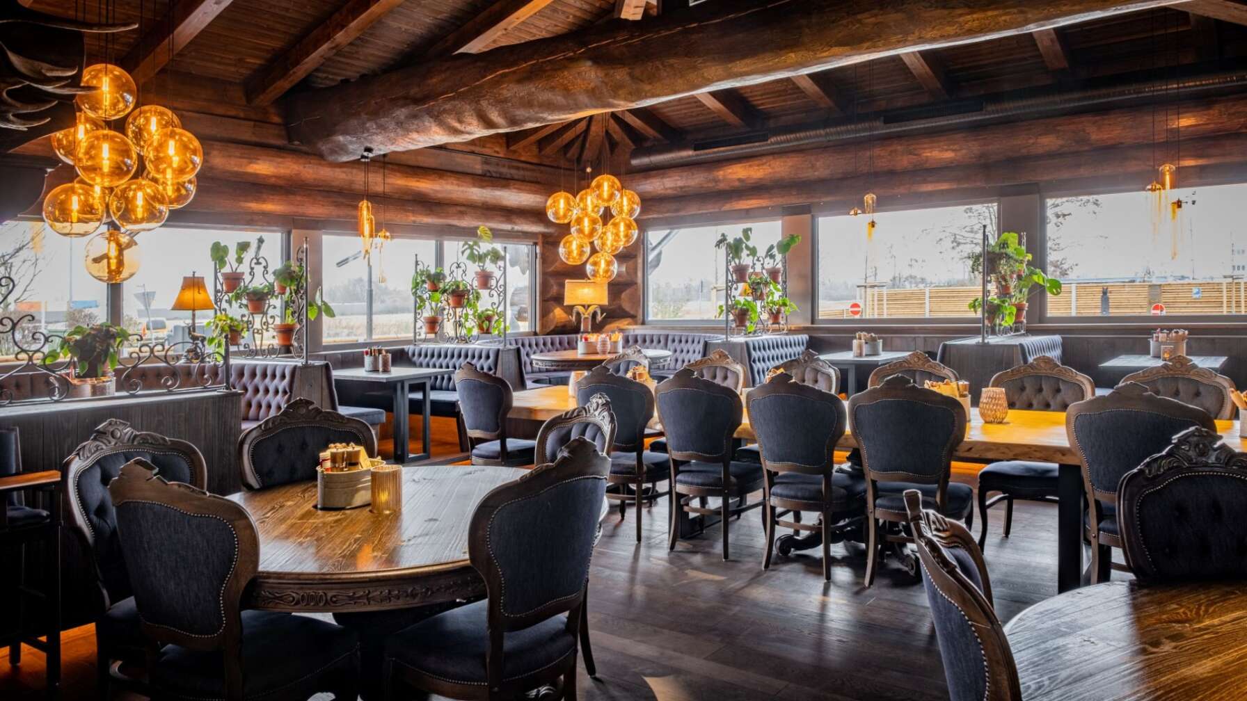 Das Timberjacks Restaurant in Köln - Innenansicht des Sitzbereichs