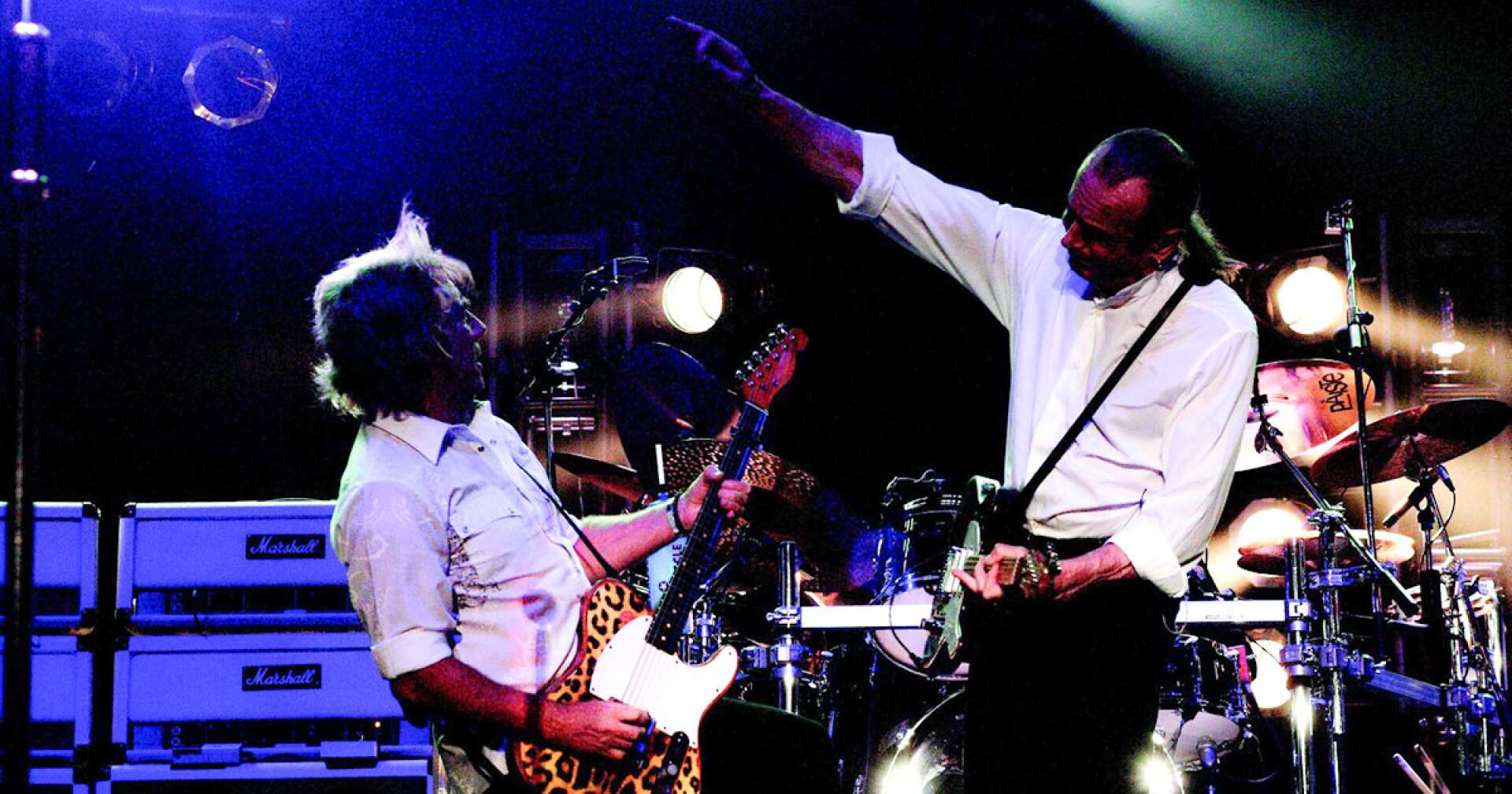 Rick Parfitt und Francis Rossi von Status Quo rocken auf der Bühne