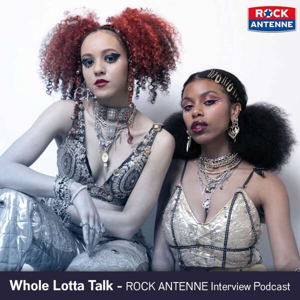 Amy Love & Georgia South / NOVA TWINS