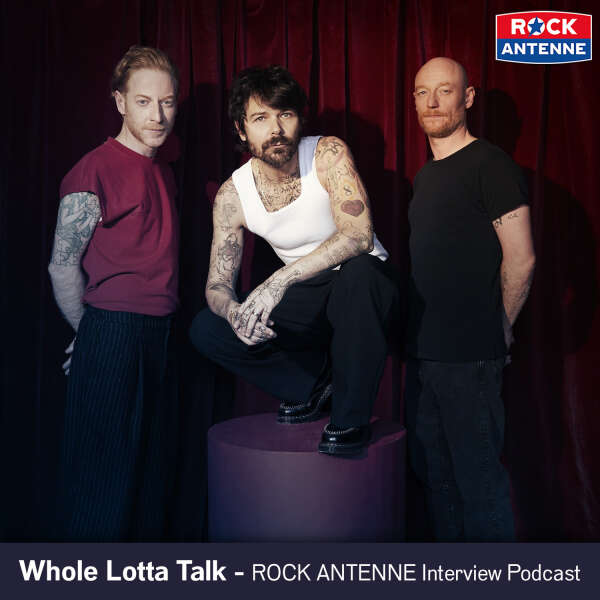 Simon Neil, James and Ben Johnston / BIFFY CLYRO